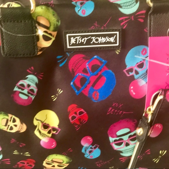 Betsey Johnson Skull Party Large Duffel Weekender - Picture 7 of 8